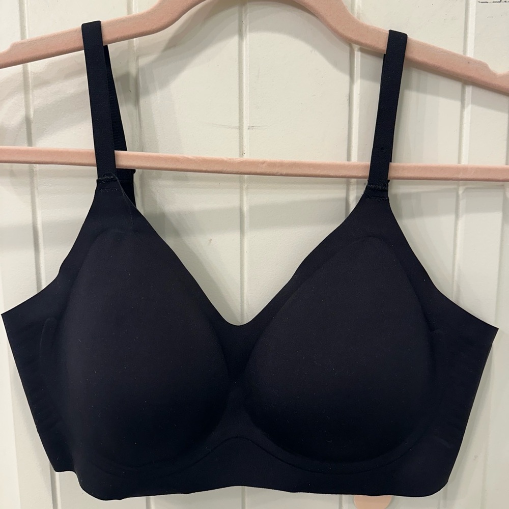 Everyday Smooth Black Seamless Bra
